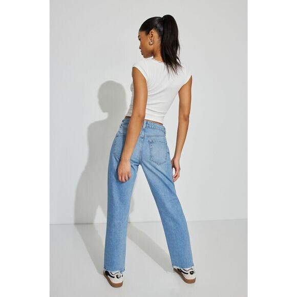 NWOT Garage Denim Medium Wash Vintage Straight Leg Mid Rise Distressed Jeans 26 - Picture 3 of 9